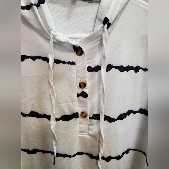 Black&White (Zebra Like) Striped Hoodie - Picture 2 of 15